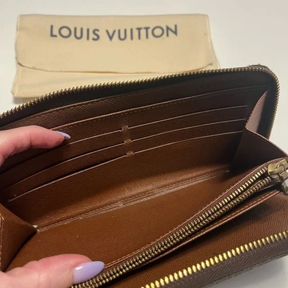 Louis Vuitton Brown Monogram Zippy Organizer Wallet